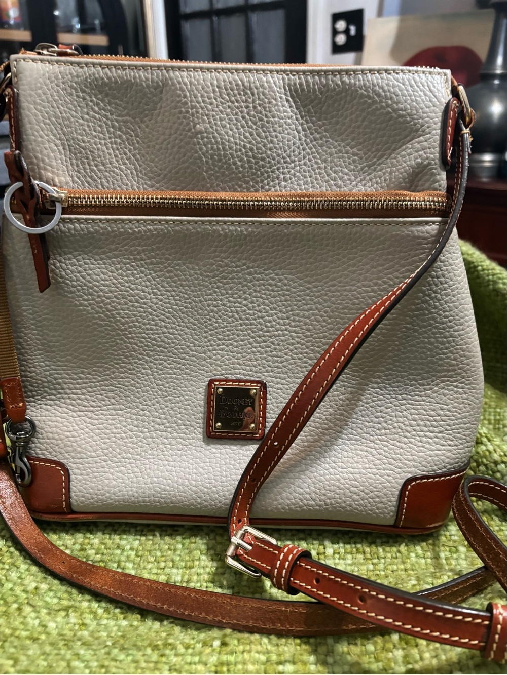 Dooney & Bourke crossbody leather bag